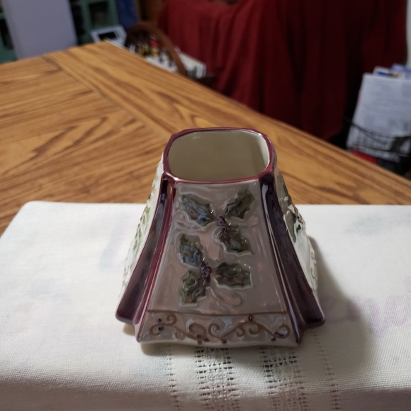 Yankee Candle Topper Holly Cranberry Christmas with Candle - Picture 3 of 9